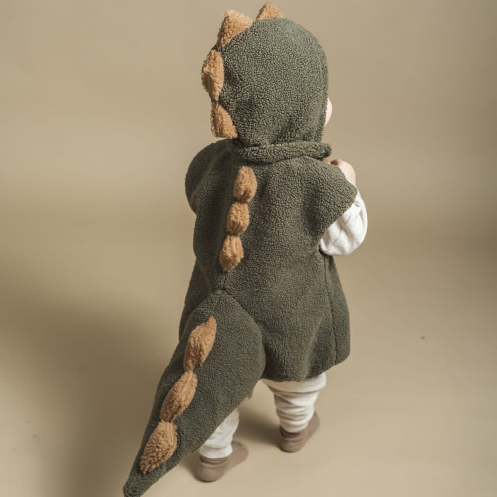 That's Mine Filipo dino kostume - Deep lichen green - Shell: 100% Polyester / Lining: 100% Cotton / Padding: 100% Polyester Buy Legetid||Kostumer||Summer Sale||Alle||Favoritter||Influencer choice||Gaver over 500 kr.||Udsalg - Legetid||alt minus sløjfe||NOOS||mette-sale||Dinosaurtøj & kostumer here.