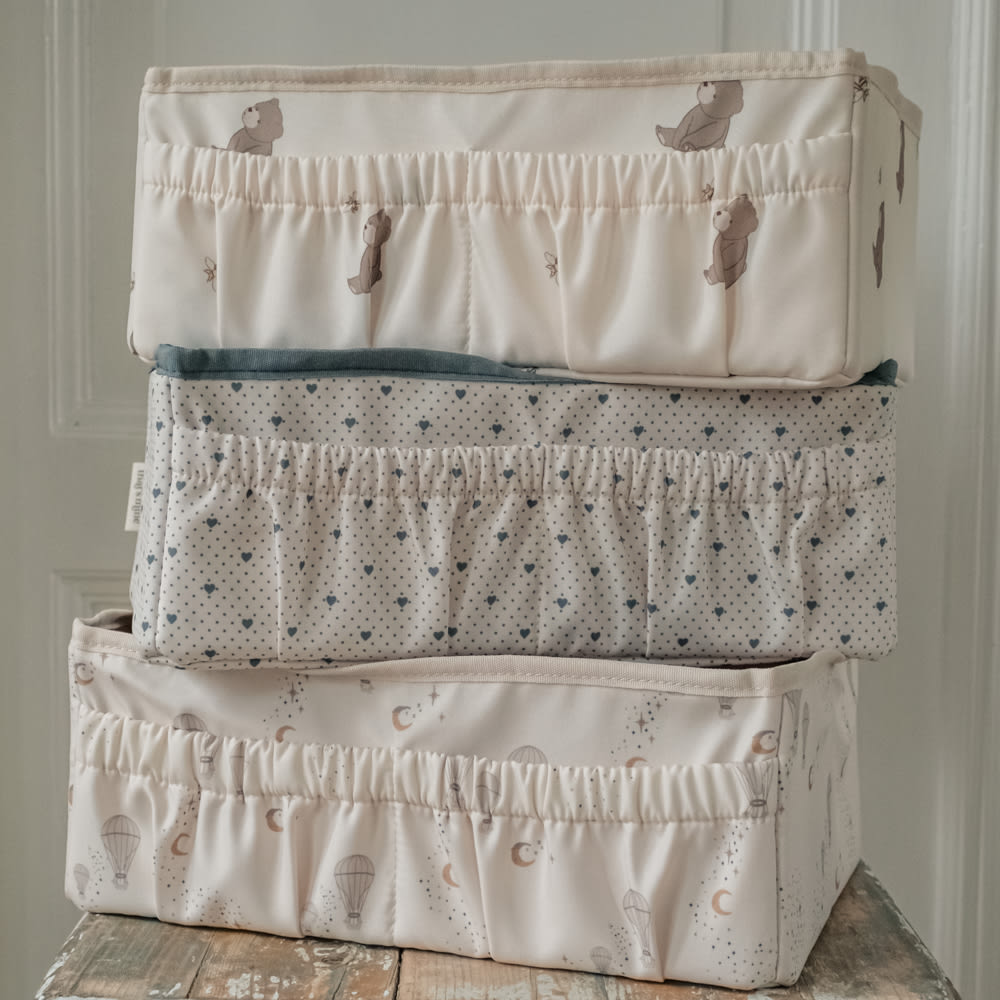 That's Mine Lily pusleopbevaringskasse - Lots of love sky - 100% Recycled polyester Buy Amning & pusletid||Pusle||Alle||Favoritter||personale||Lots of love||Pusleopbevaringskasser||Forår og sommer 2025||Efterår & vinter 2025||alt minus sløjfe||NOOS||AW25 NOOS||mette-sale here.