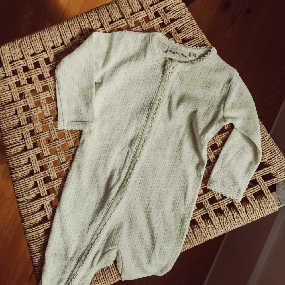 That's Mine Allie onesie - Antique white - 100% Organic cotton Buy Tøj||Overdele||Onesies||Alle||Favoritter||personale||Basics||Influencer choice||alt minus sløjfe||NOOS||Antique white||mette-sale here.
