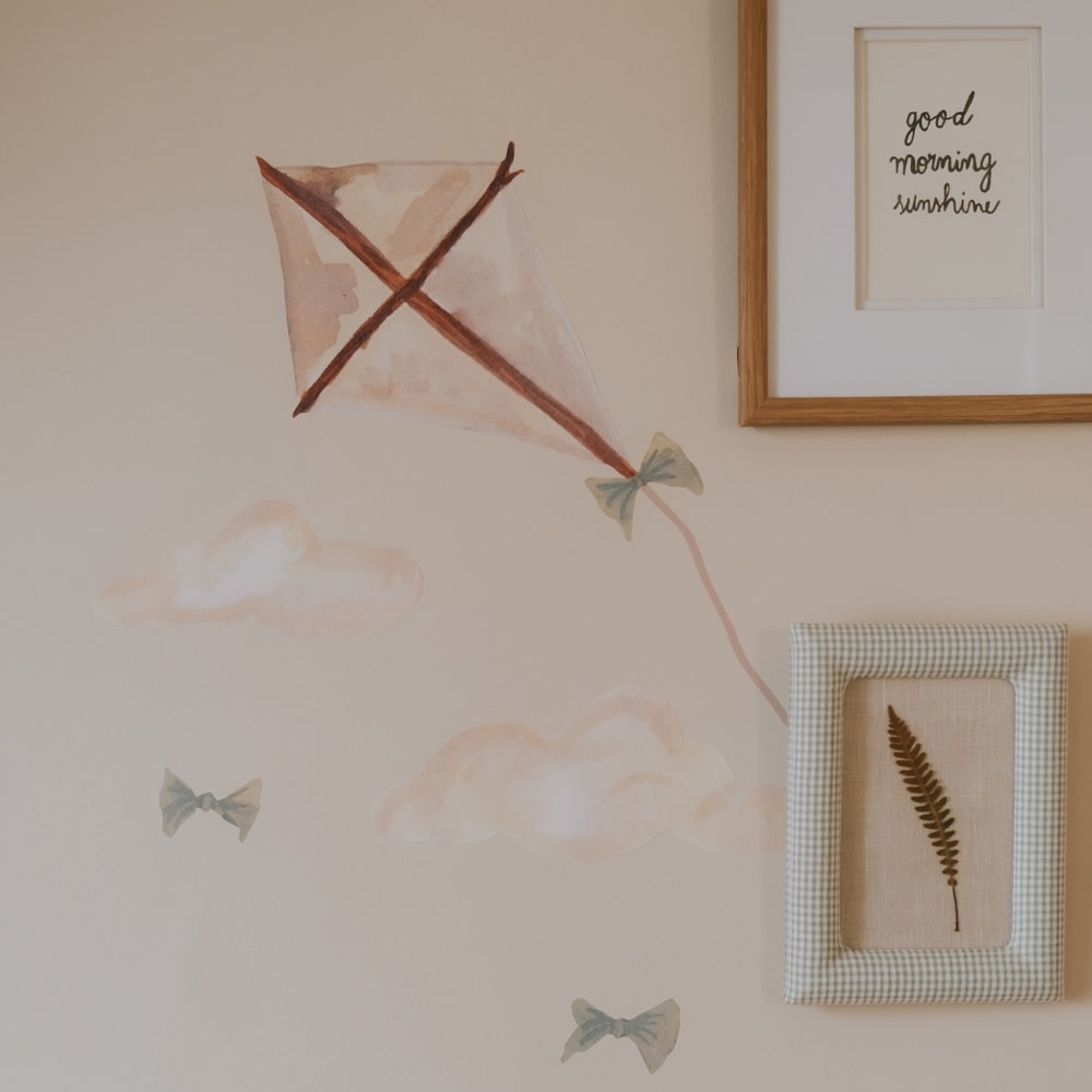 That's Mine Wallsticker Kite Small - Beige - 100% Textile foil Buy Bolig & udstyr||Børneværelset||Wallstickers||Alle||personale||Influencer choice||alt minus sløjfe||NOOS||Wallstickers - himlen||mette-sale here.