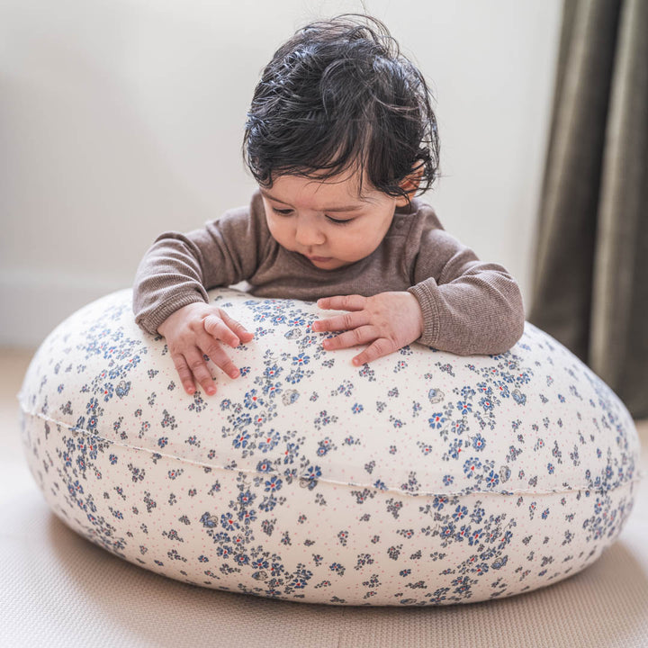 Moon nursing pillow - Sprinkles hearts off white