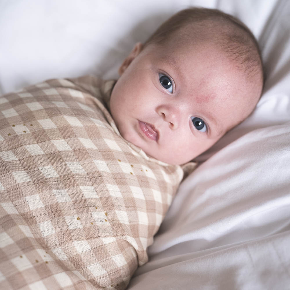 Jana muslin swaddle - Stardust check beige