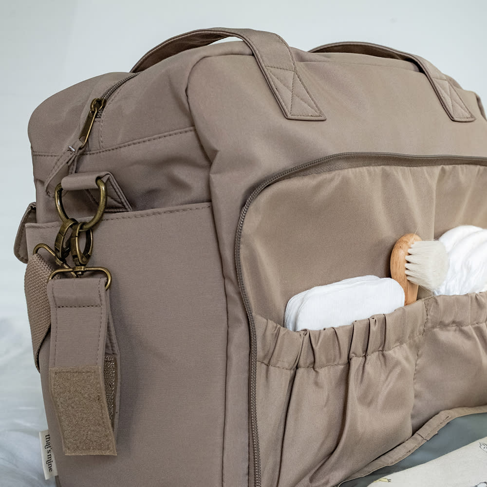 Benne changing bag - Earth brown from That's Mine | Shop now