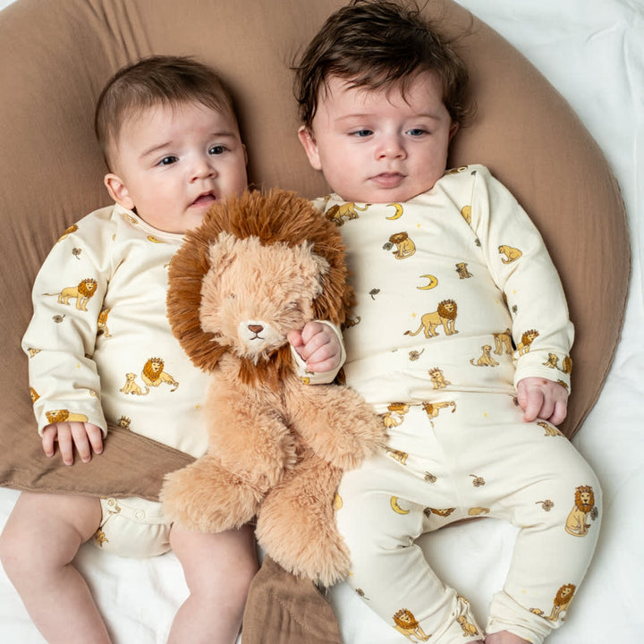 That's Mine Houston tyngdebamse lille - Lion - 80% Polyester / 20% Plastic particles Buy Legetid||Bamser og nusselegetøj||Tyngdebamser||personale here.