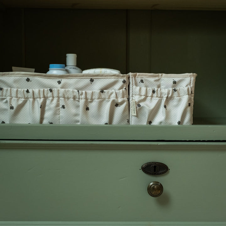 That's Mine Lily pusleopbevaringskasse - Specks of luck - 100% Recycled polyester Buy Amning & pusletid||Pusle||personale||Pusleopbevaringskasser||Forår og sommer 2025 here.