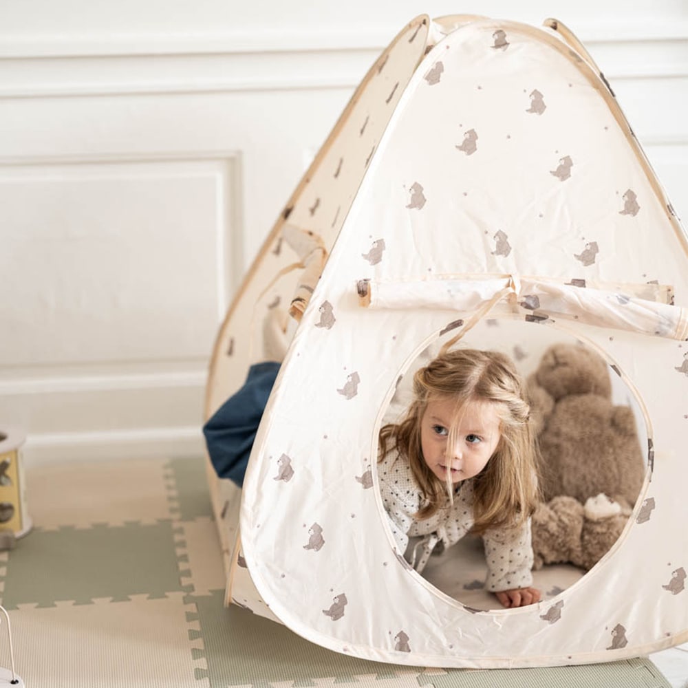 Tatum activity tent - Bees and bears