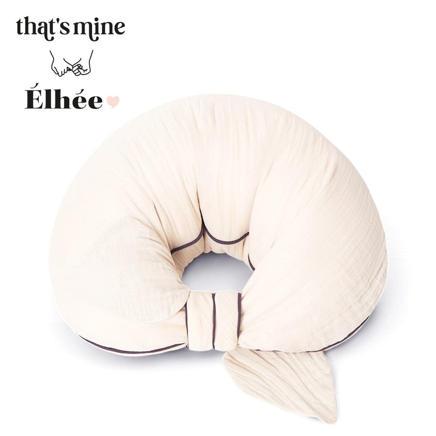 That's Mine Collab nursing pillow - French Oak - 45% Organic cotton / 55% Thermoballs Buy Amning & pusletid||Ammepuder||Pusle||Alle||Amning||personale||Amning||alt minus sløjfe here.