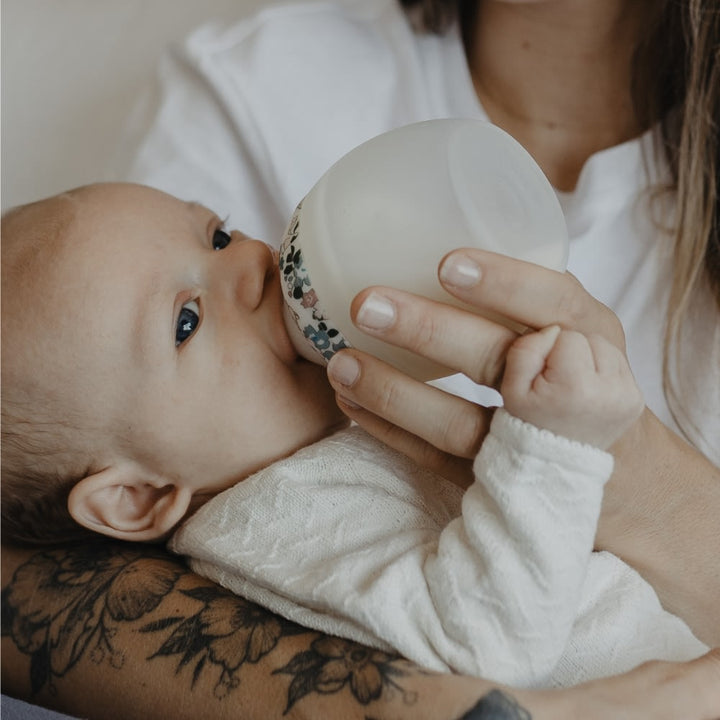 Collab baby bottle - Flores and bunnies