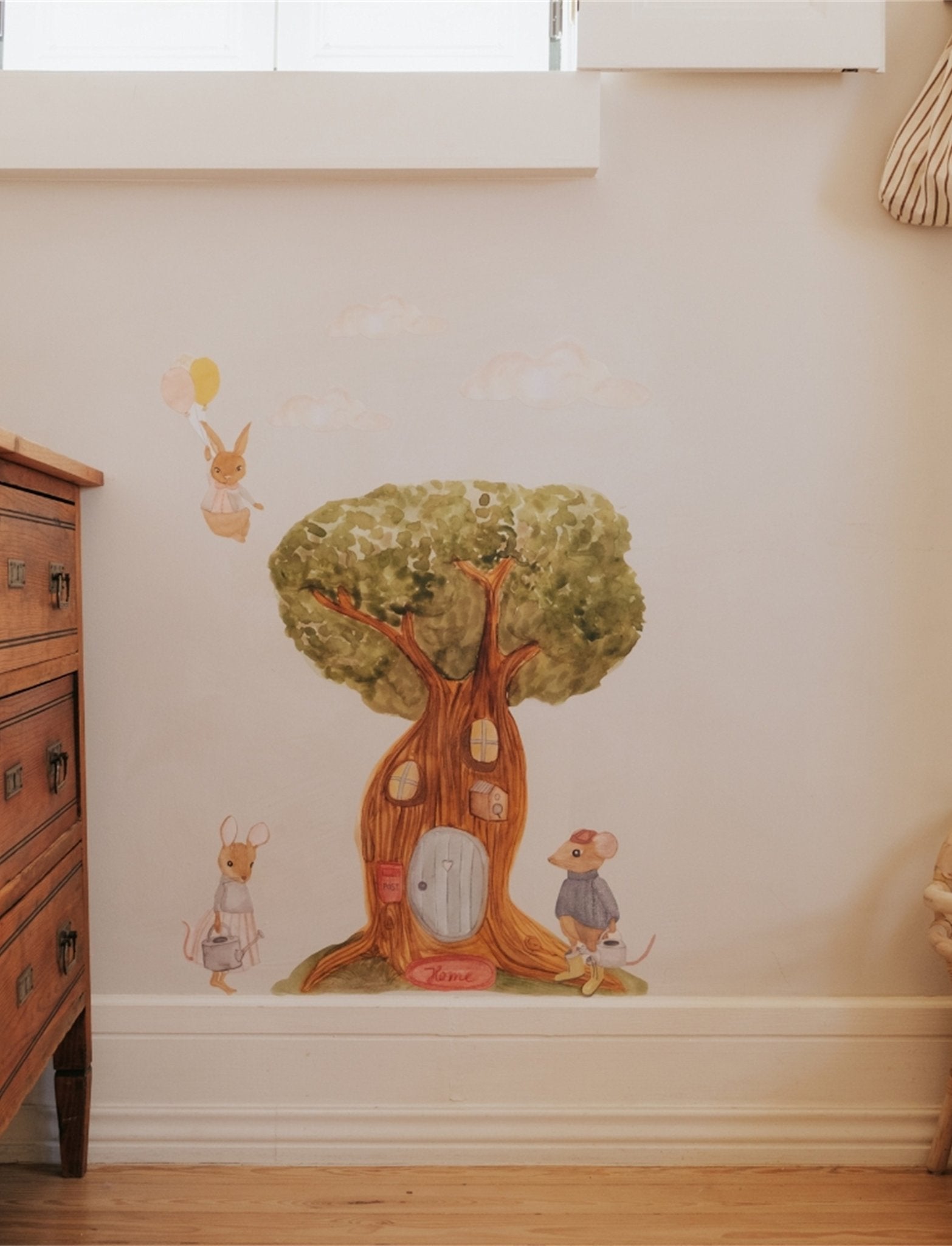 That's Mine Wallsticker det hemmelige træhus - Multi - 100% Tekstil folie Buy Bolig & udstyr||Børneværelset||Wallstickers||Alle||personale||Efterår & vinter 2025||alt minus sløjfe||NOOS||AW25 NOOS||mette-sale||Orderly Emails - Recommended Products||Udstyr til børneværelset||All here.
