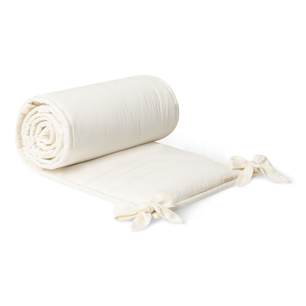 That's Mine London sengerand - Antique white - 60% Polyester (Genanvendt), 40% Bomuld (Økologisk) Buy Sovetid||Sengerande||Favoritter||personale||Baby essentials||NOOS||Antique white||Sengetøj og Soveposer||Bestsellers here.