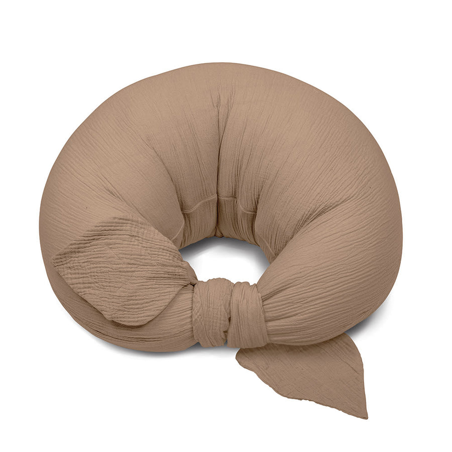 That's Mine Nursing pillow - Brown - 45% Organic cotton, 55% Thermo balls Buy Pusle & badetid||Ammepuder||Pusle||Alle||Favoritter||Amning||personale||Basics til de små here.