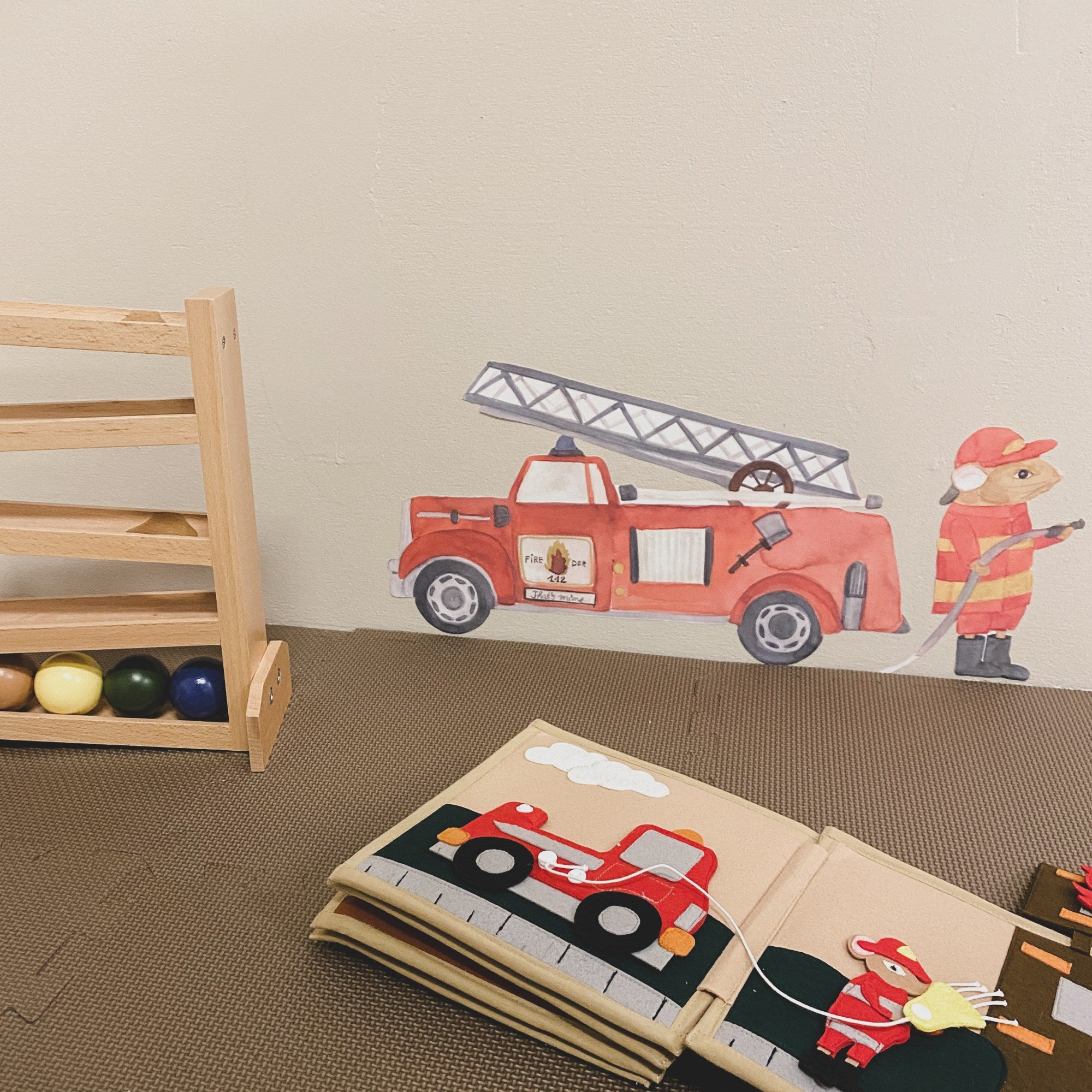 That's Mine Wallsticker Sammy the firefighter - Multi - 100% Textile foil Buy Bolig & udstyr||Børneværelset||Wallstickers||Summer Sale||Alle||Wallsticker - bundle||Udsalg - bolig||alt minus sløjfe||Wallsticker - 3 for 2||Wallstickers - mus||Påskebundle||Summer Bundle||August bundle||mette-sale here.